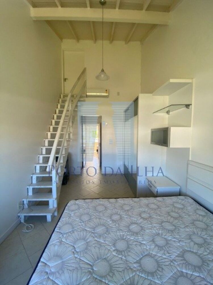 Apartamento à venda com 3 quartos, 141m² - Foto 2