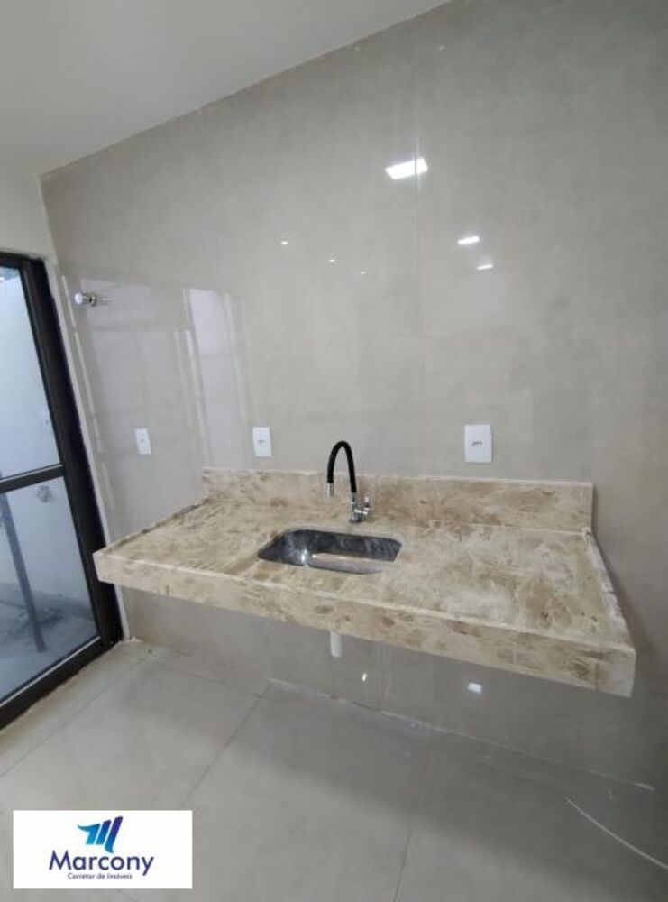 Casa à venda com 3 quartos, 100m² - Foto 5