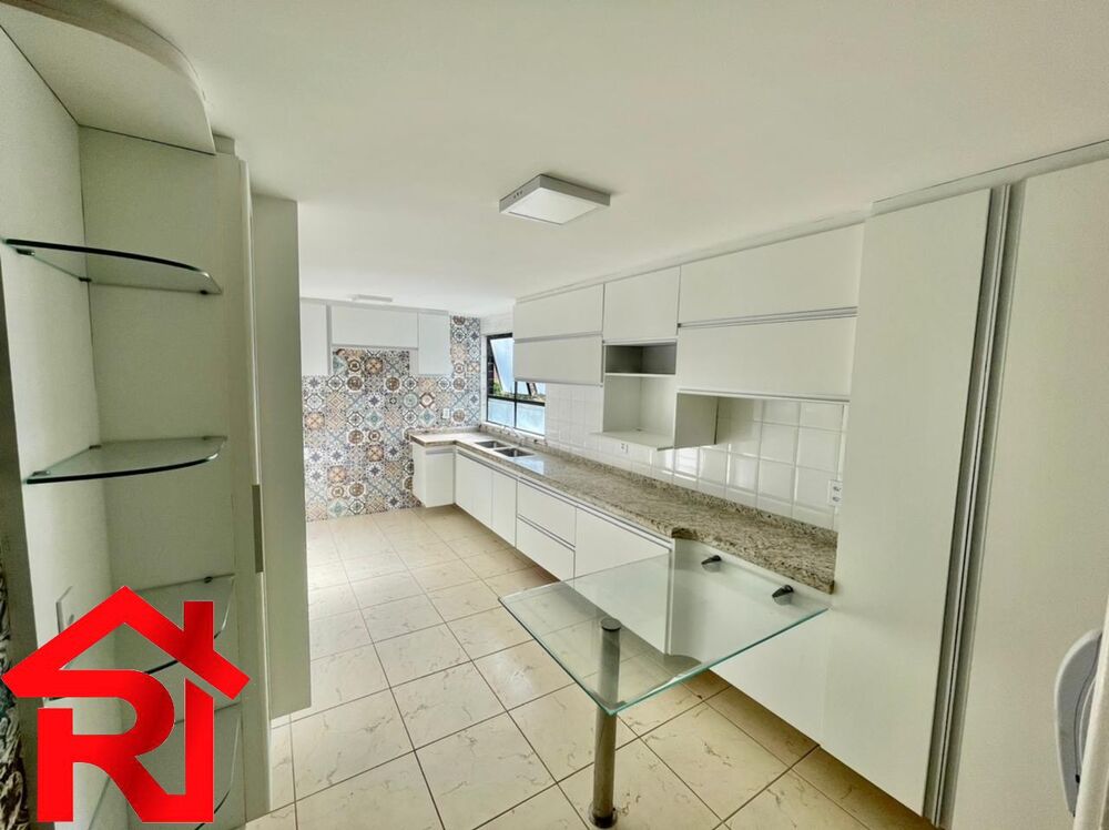 Apartamento à venda com 3 quartos, 180m² - Foto 2