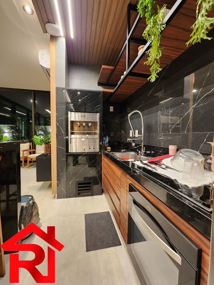 Casa para alugar com 5 quartos, 550m² - Foto 1