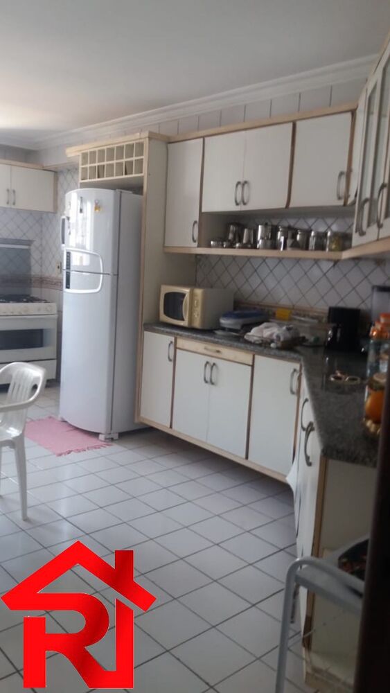 Apartamento à venda com 3 quartos, 186m² - Foto 8