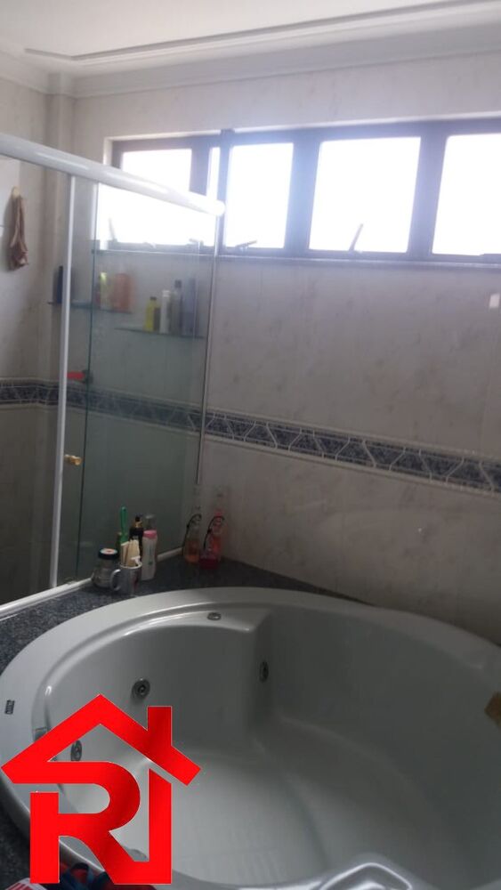 Apartamento à venda com 3 quartos, 186m² - Foto 7