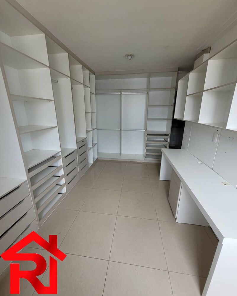Apartamento para alugar com 4 quartos, 217m² - Foto 4