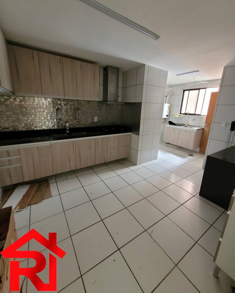 Apartamento para alugar com 4 quartos, 217m² - Foto 3