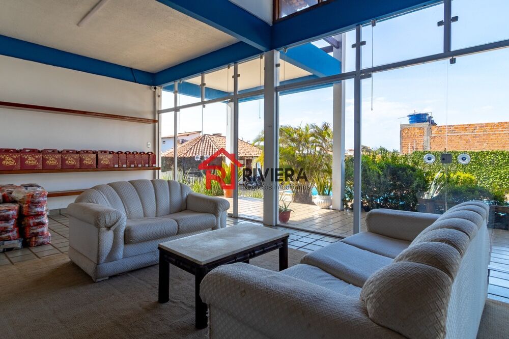 Casa à venda com 4 quartos, 1600m² - Foto 2