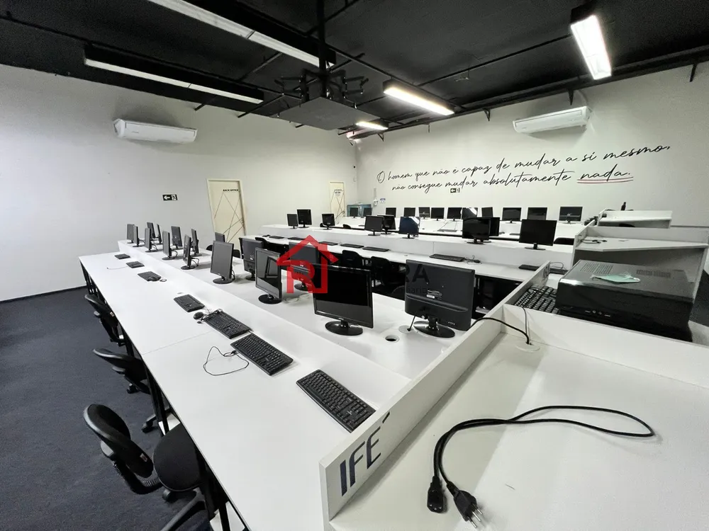 Loja-Salão, 300 m² - Foto 1
