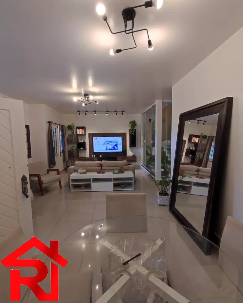 Casa, 3 quartos, 200 m² - Foto 1
