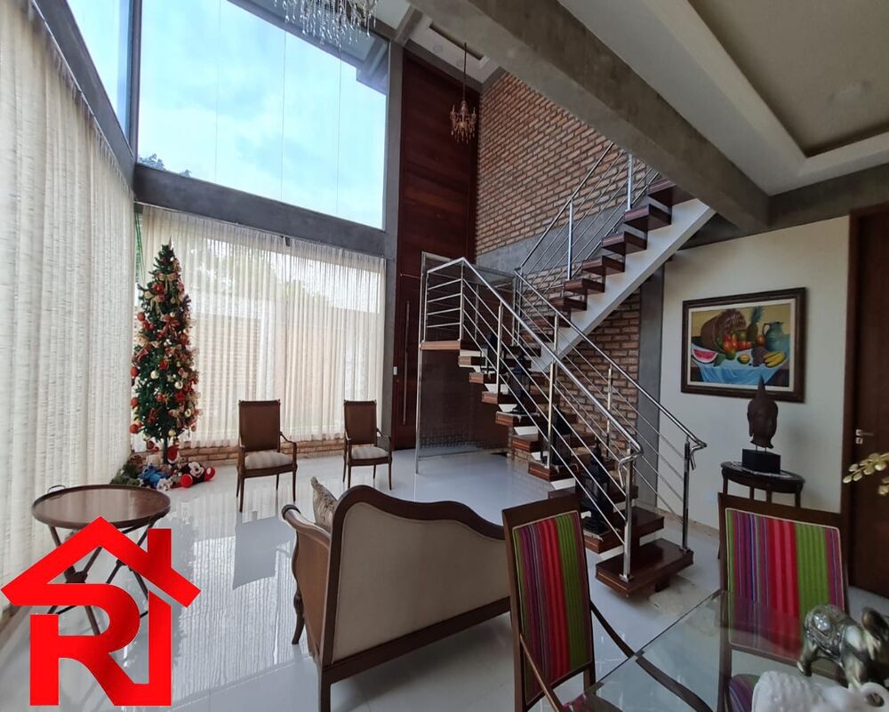 Casa à venda com 5 quartos, 900m² - Foto 2