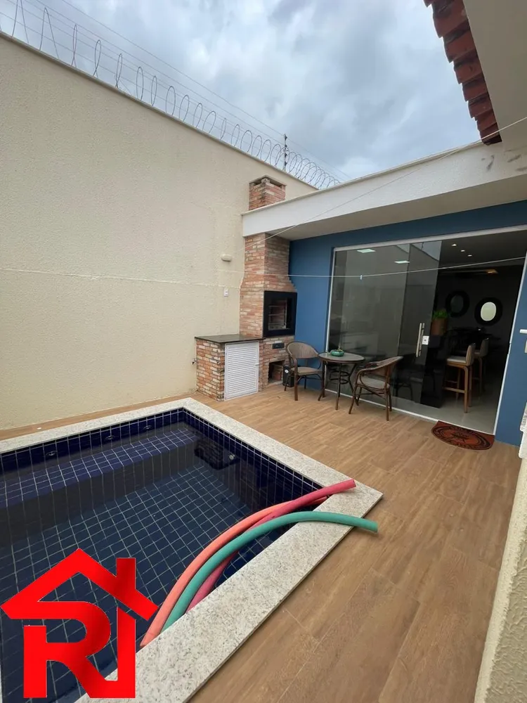 Casa, 3 quartos, 250 m² - Foto 1