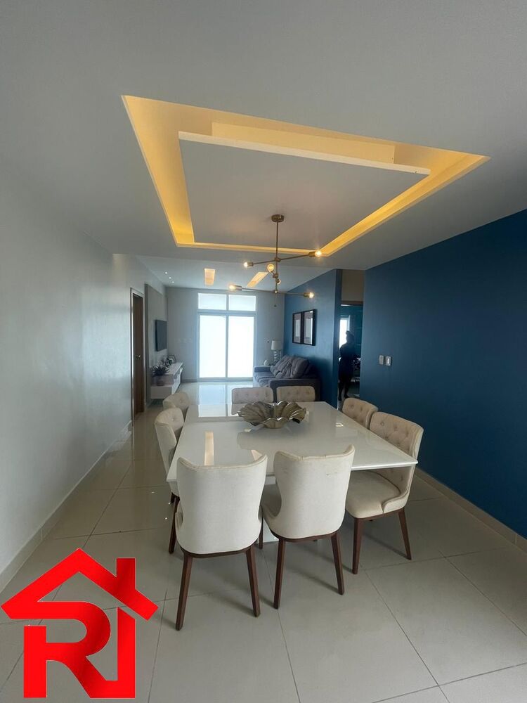 Casa à venda com 3 quartos, 250m² - Foto 1