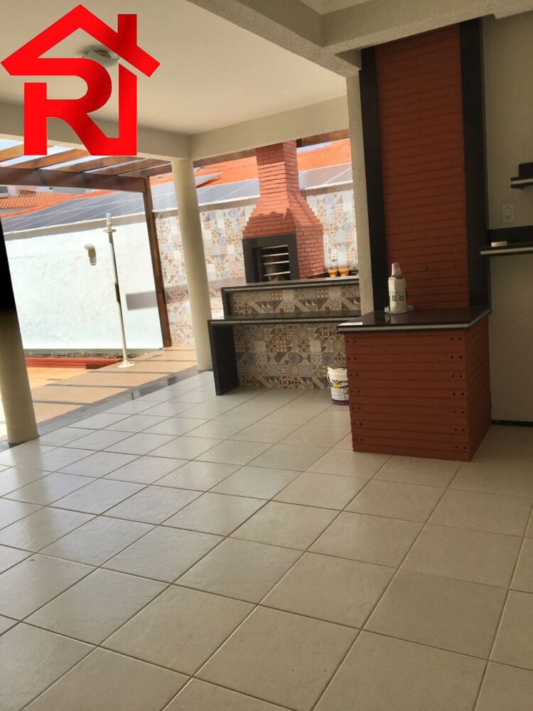 Casa à venda com 4 quartos, 350m² - Foto 2