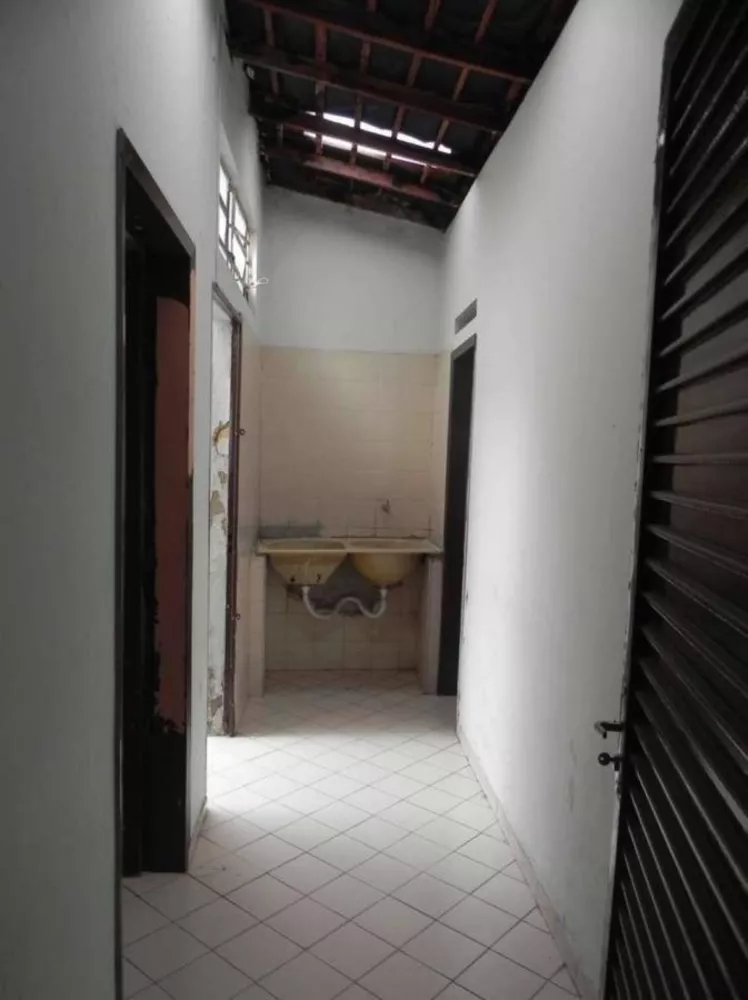 Casa à venda com 3 quartos, 200m² - Foto 4