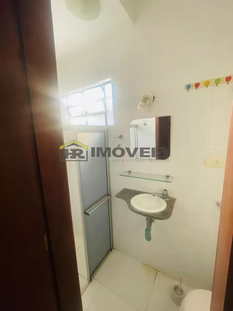 Apartamento para alugar com 3 quartos, 160m² - Foto 2