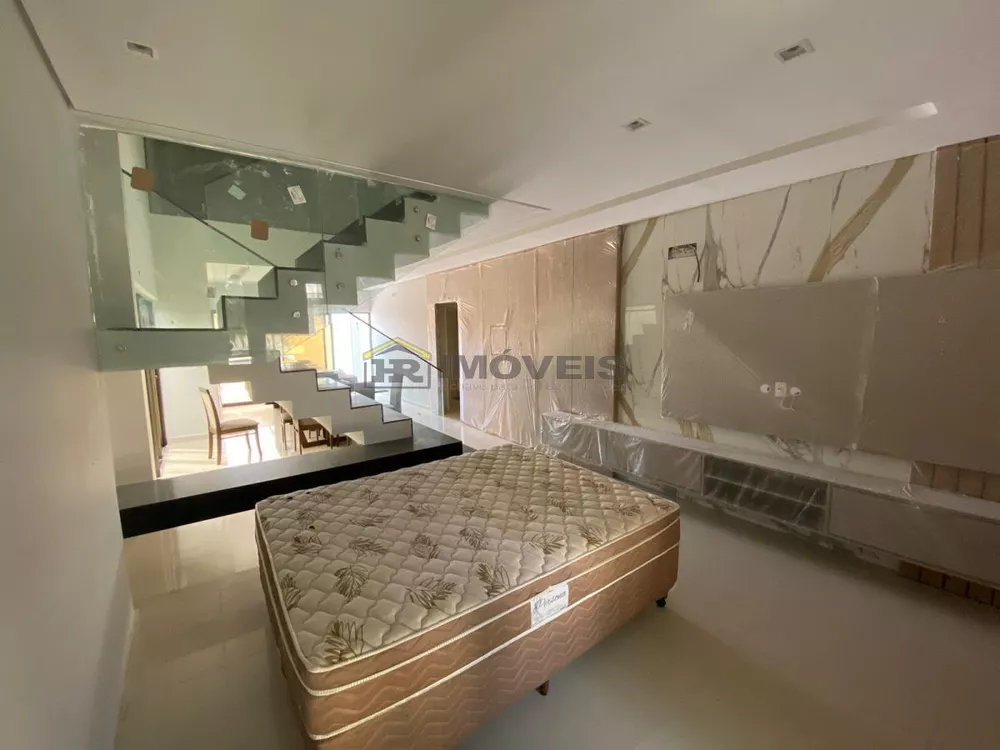 Casa de Condomínio para alugar com 6 quartos, 317m² - Foto 4