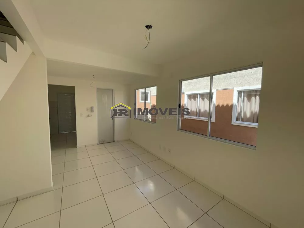 Casa de Condomínio para alugar com 2 quartos, 102m² - Foto 4