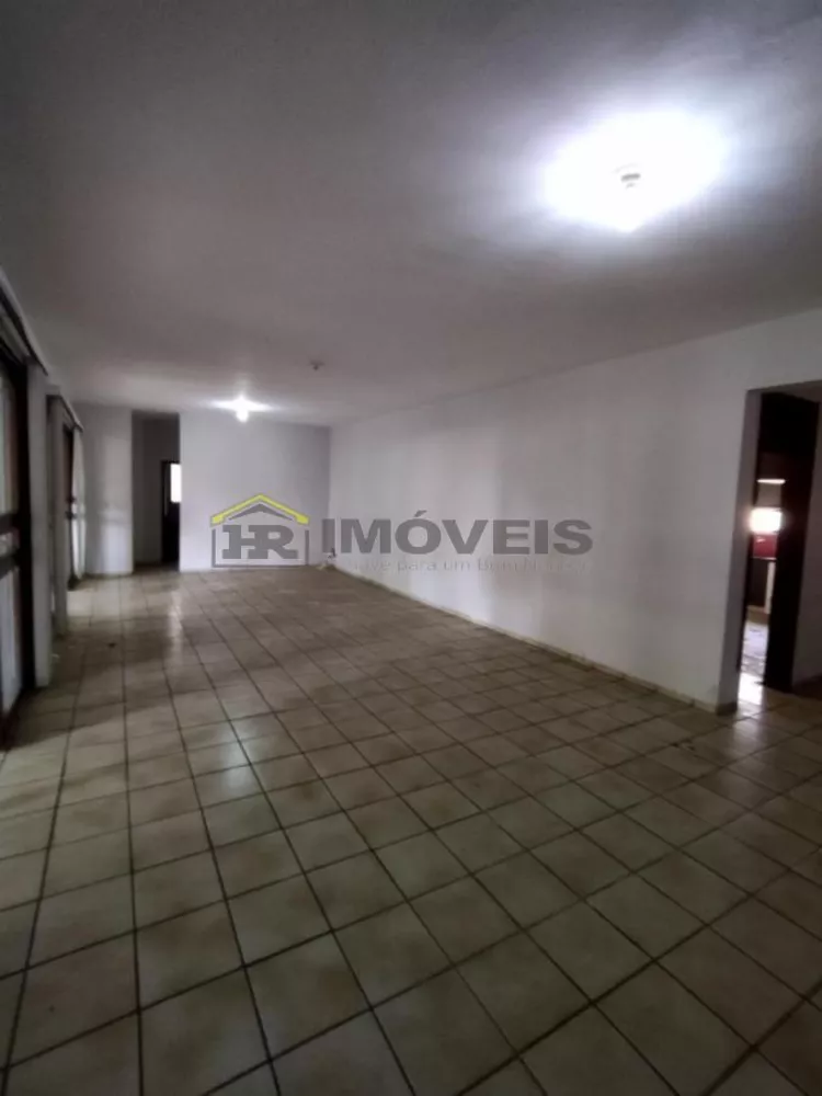 Casa para alugar com 4 quartos, 480m² - Foto 4