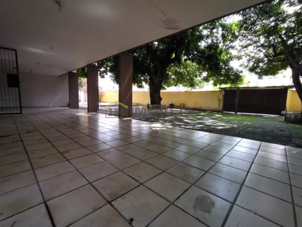 Casa para alugar com 4 quartos, 480m² - Foto 2