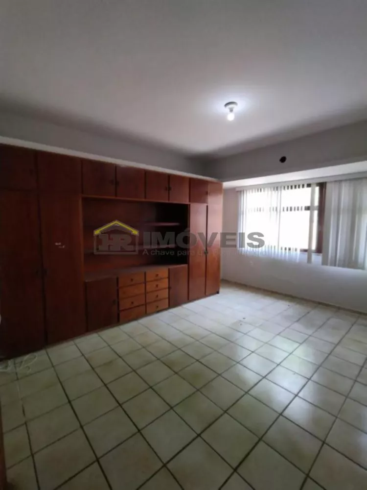 Casa para alugar com 4 quartos, 480m² - Foto 12