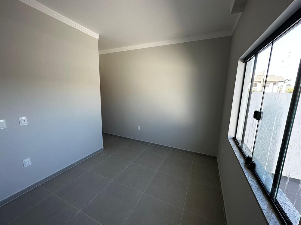 Casa à venda com 2 quartos, 126m² - Foto 1