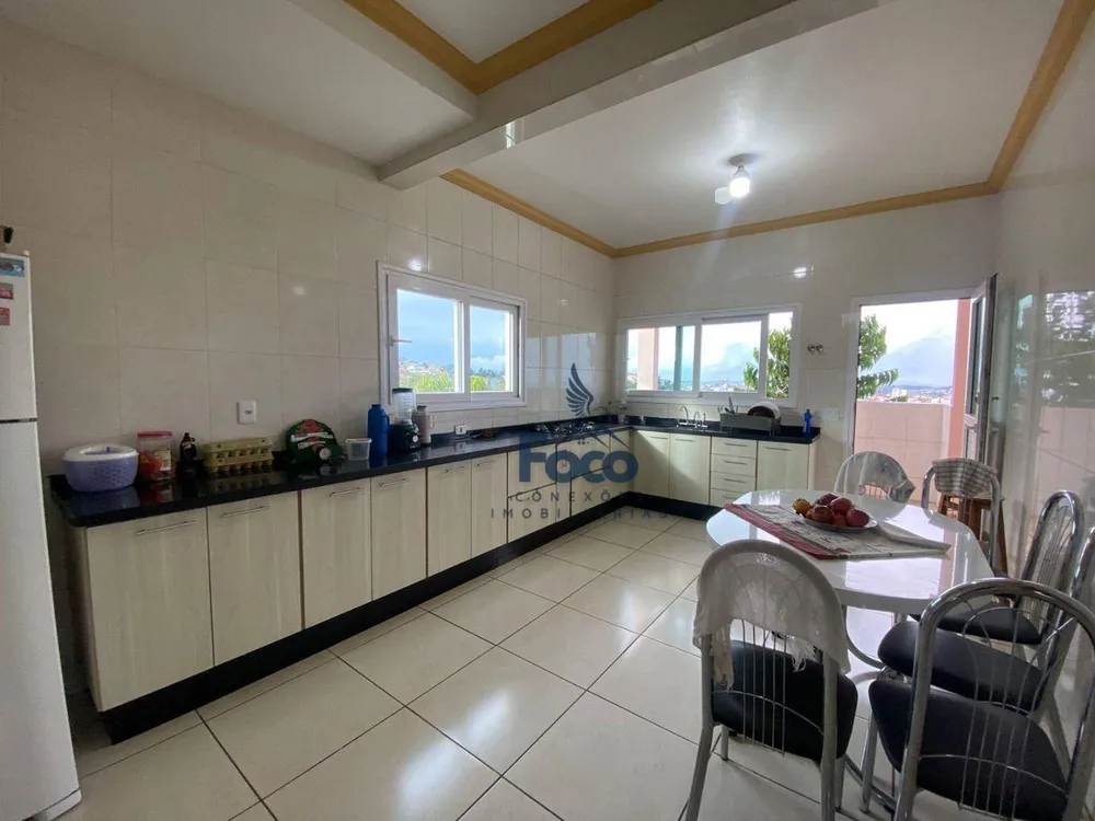 Casa, 5 quartos, 400 m² - Foto 1