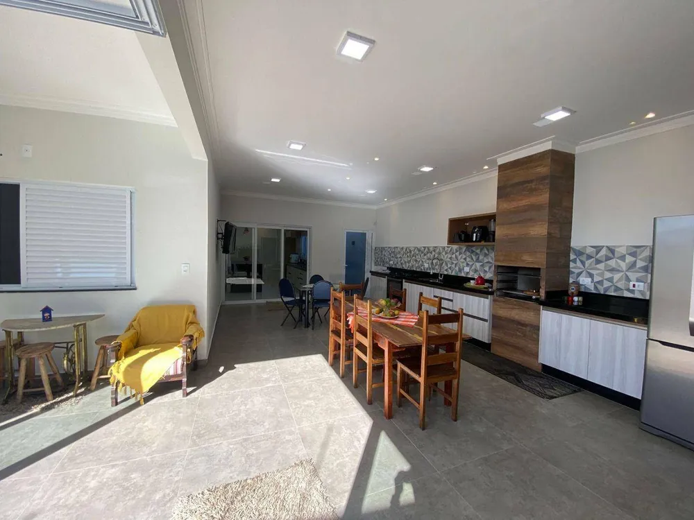 Casa, 3 quartos, 231 m² - Foto 1