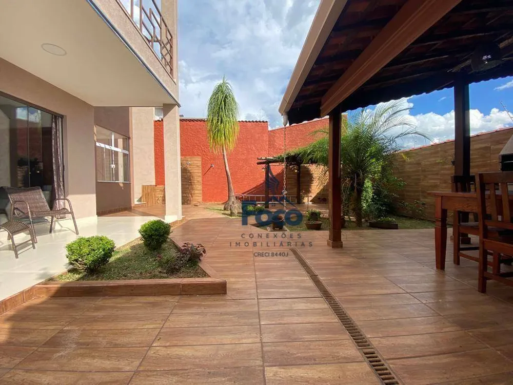 Casa, 4 quartos, 250 m² - Foto 2