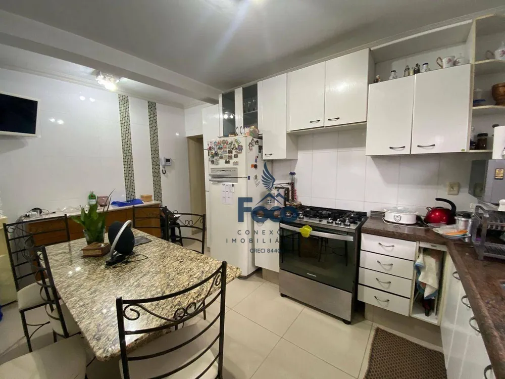 Casa, 3 quartos, 255 m² - Foto 2