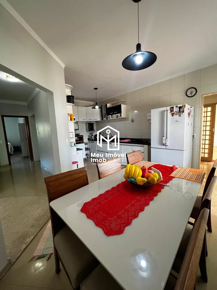 Casa, 3 quartos, 240 m² - Foto 2