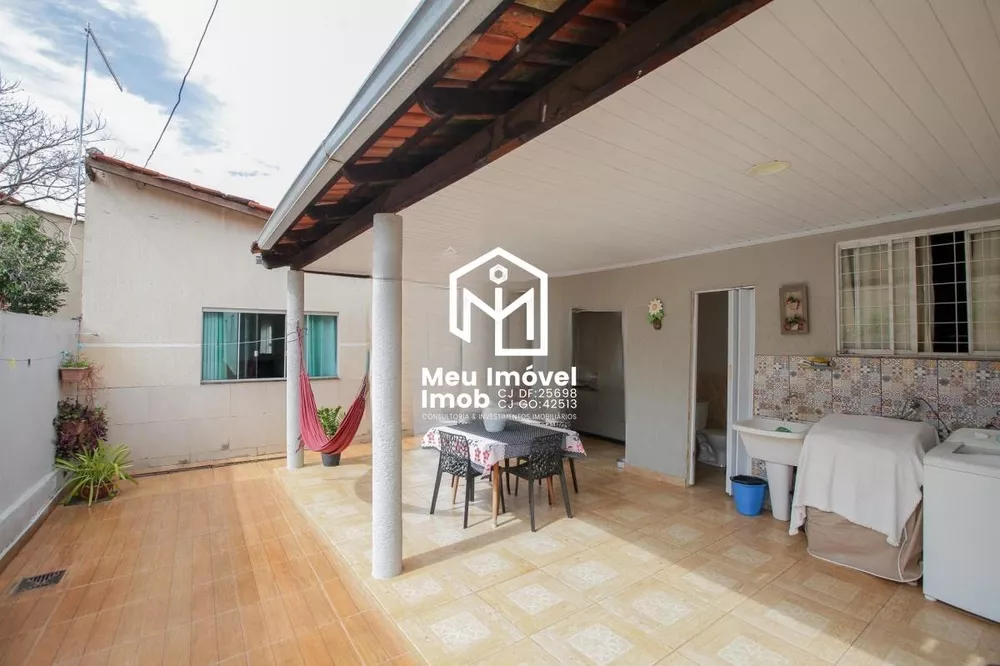 Casa, 4 quartos, 240 m² - Foto 1
