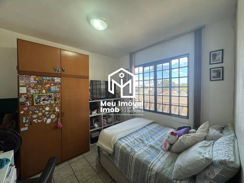 Casa, 4 quartos, 245 m² - Foto 1