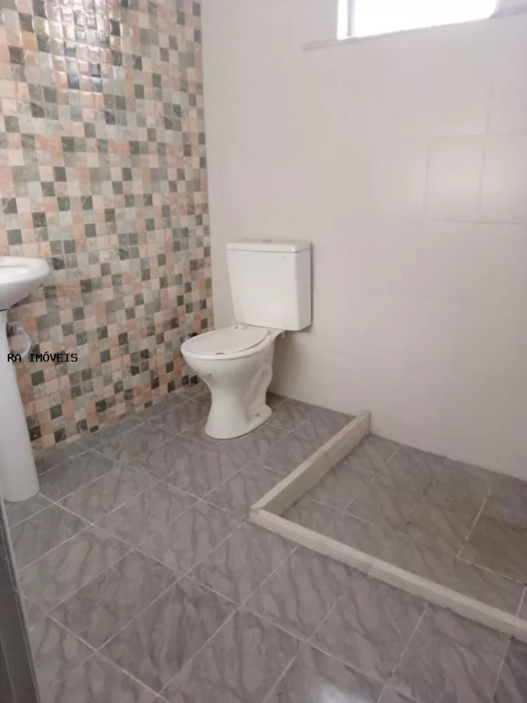 Casa à venda com 6 quartos, 200m² - Foto 6