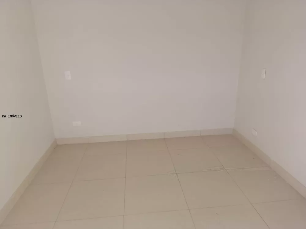 Casa à venda com 6 quartos, 200m² - Foto 8