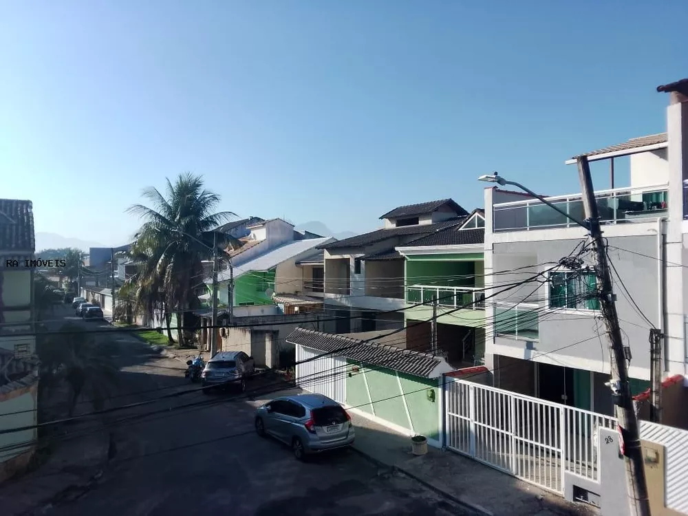 Casa de Condomínio à venda com 4 quartos, 240m² - Foto 2