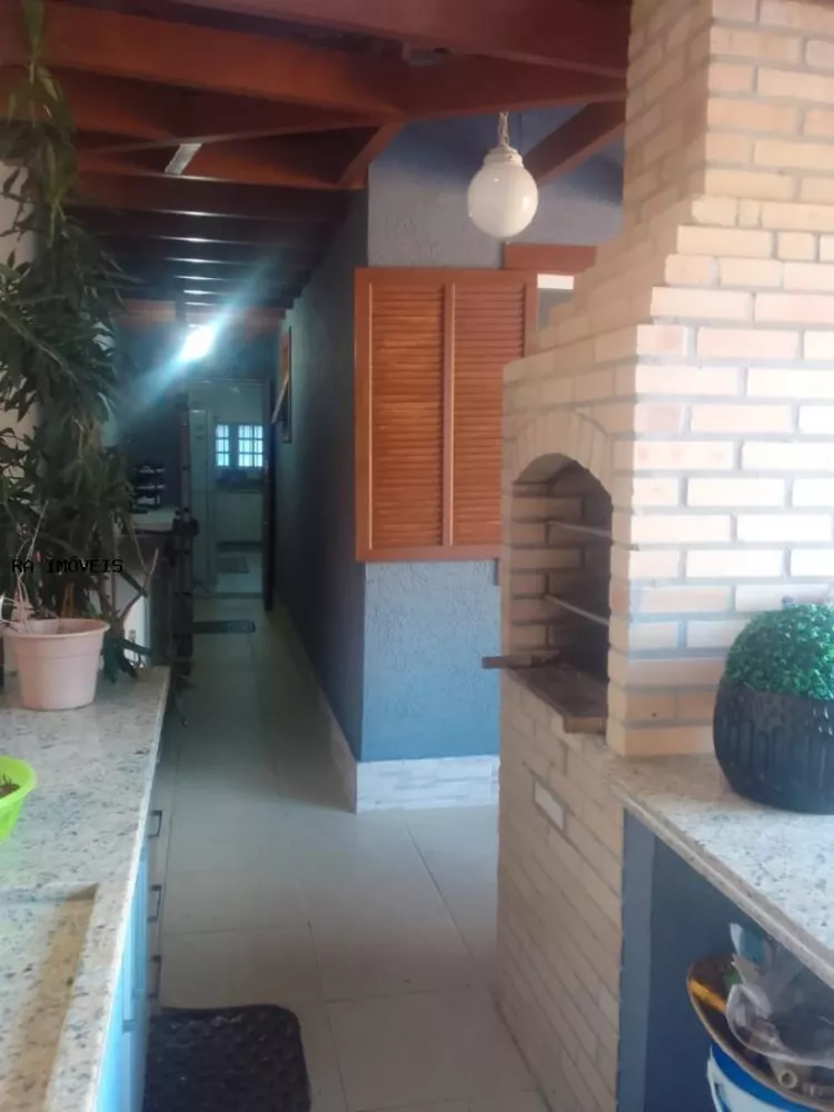 Casa de Condomínio à venda com 3 quartos, 360m² - Foto 3