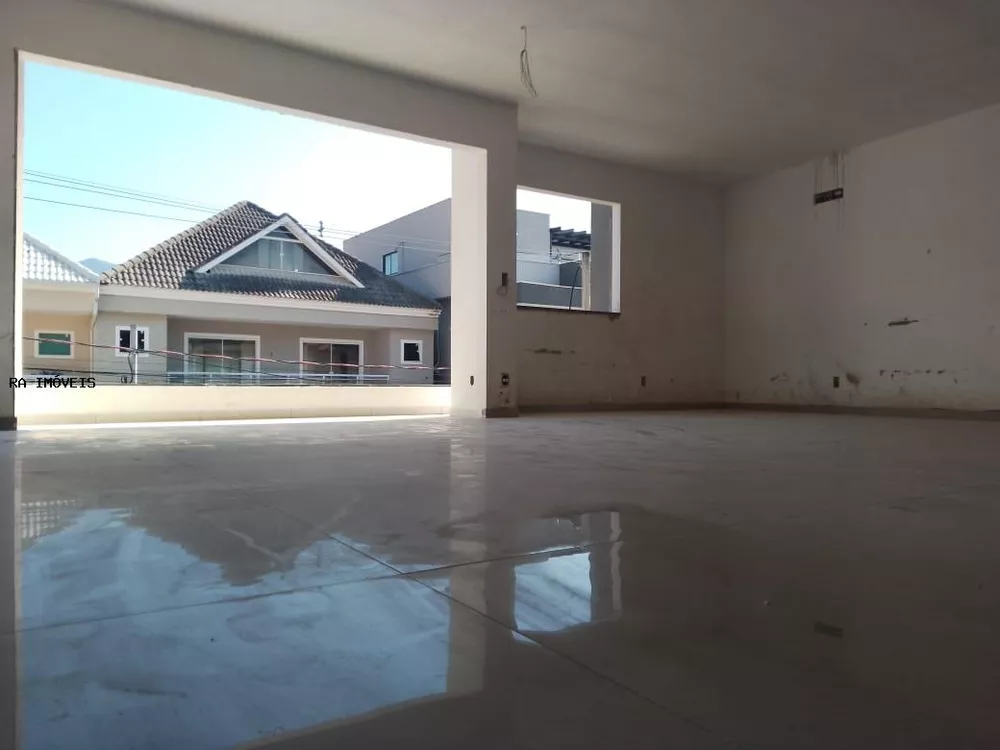 Casa de Condomínio à venda com 3 quartos, 200m² - Foto 4