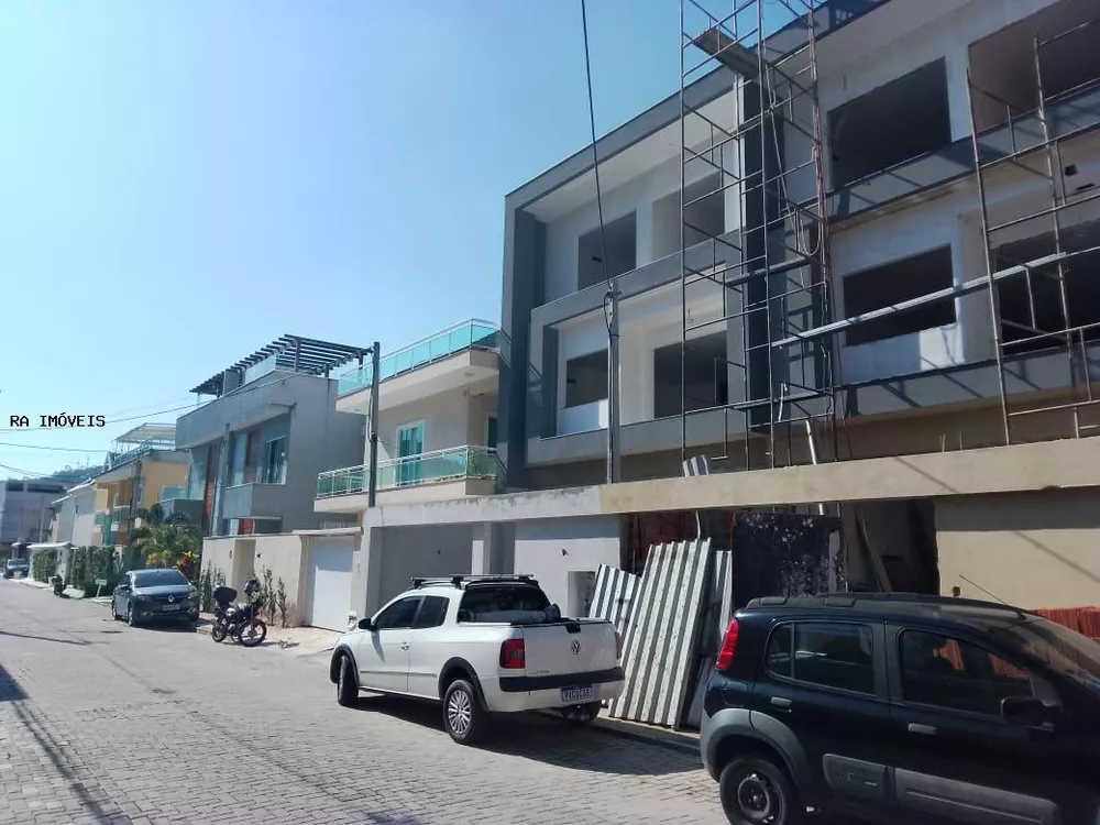 Casa de Condomínio à venda com 3 quartos, 200m² - Foto 2