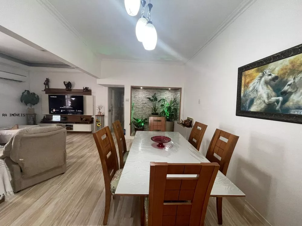 Casa à venda com 4 quartos, 269m² - Foto 3