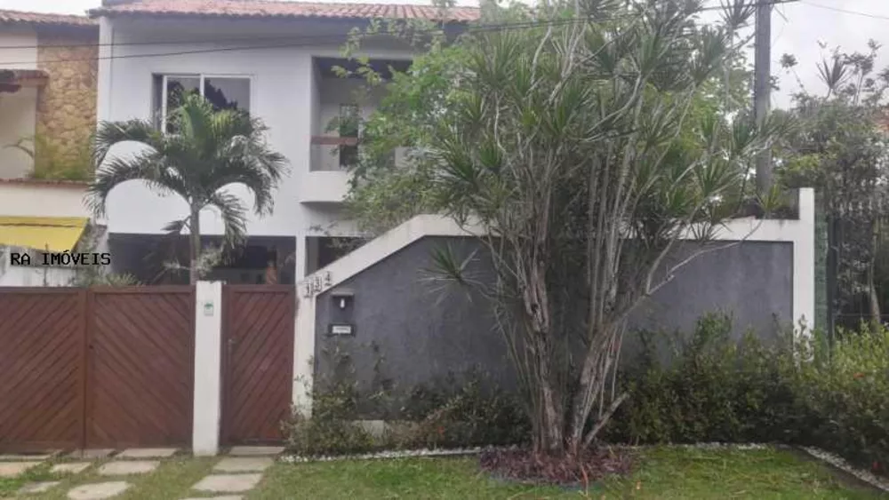 Casa de Condomínio à venda com 4 quartos, 246m² - Foto 3