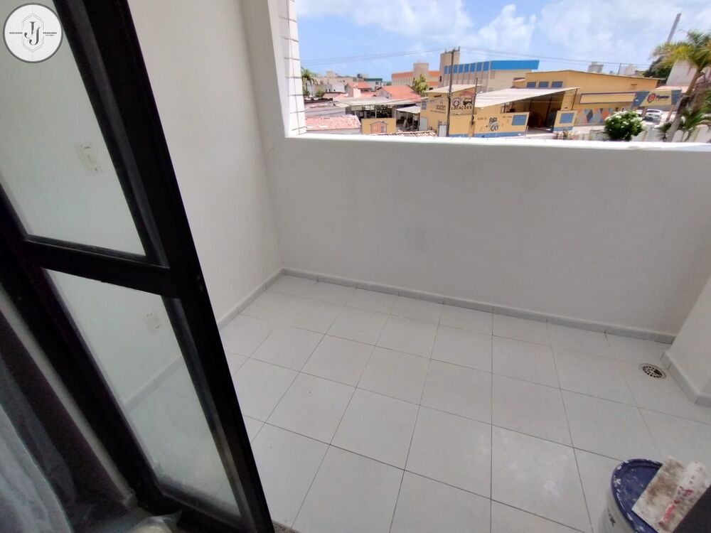 Apartamento à venda com 2 quartos, 65m² - Foto 2