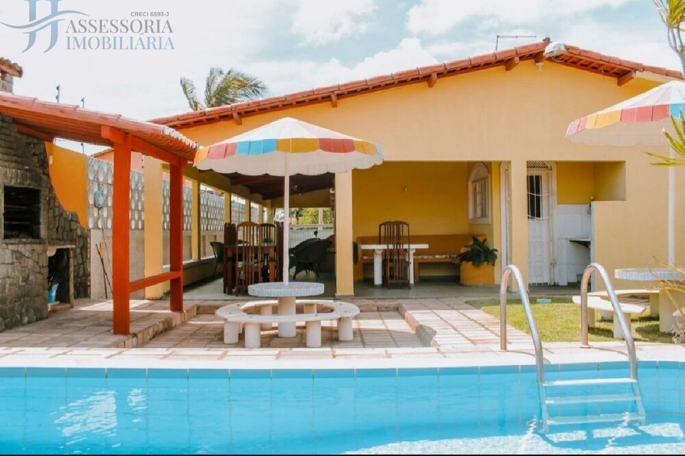 Casa à venda com 4 quartos, 154m² - Foto 1