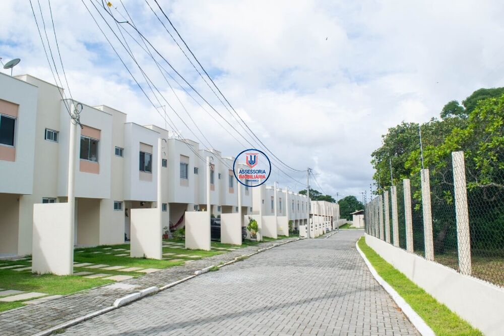 Casa à venda com 2 quartos, 65m² - Foto 3