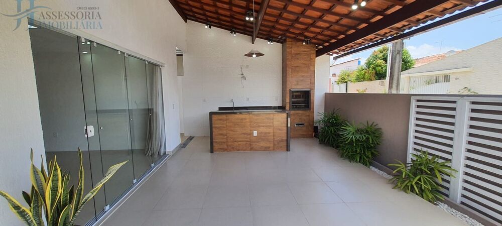 Casa à venda com 3 quartos, 120m² - Foto 2