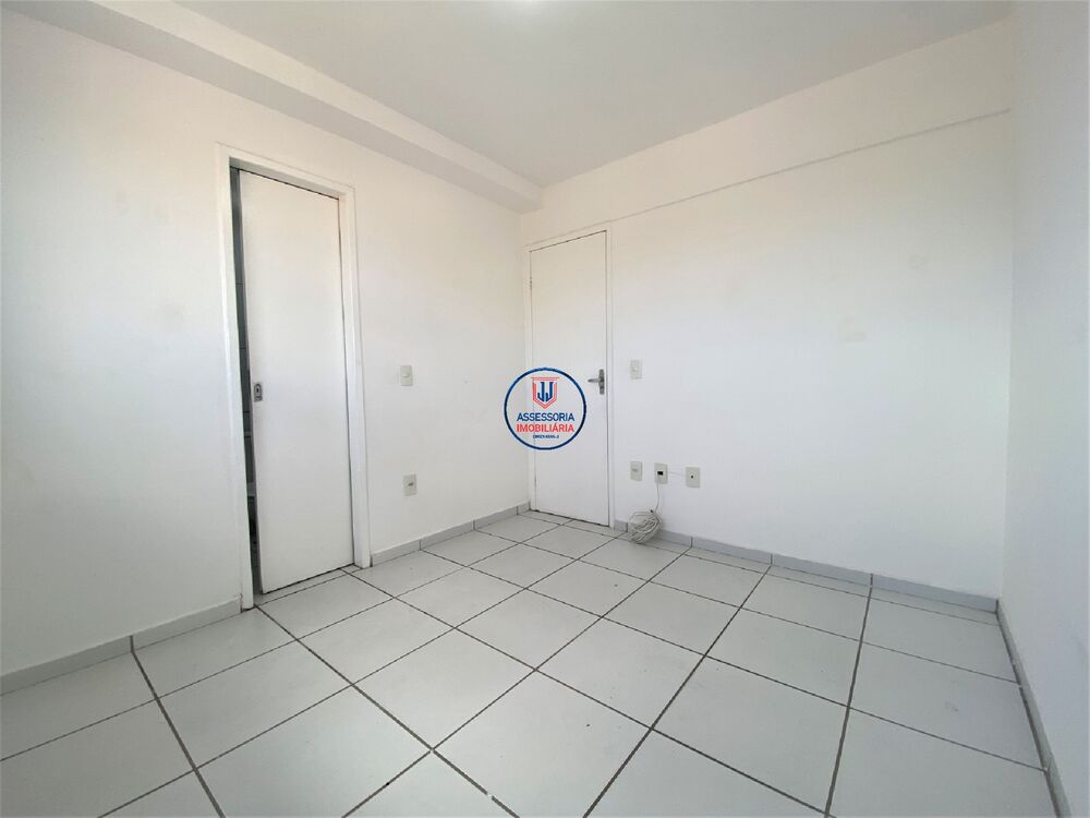 Apartamento à venda com 2 quartos, 77m² - Foto 4