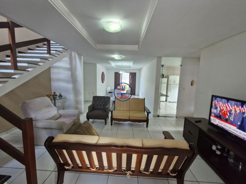 Casa à venda com 4 quartos, 200m² - Foto 3