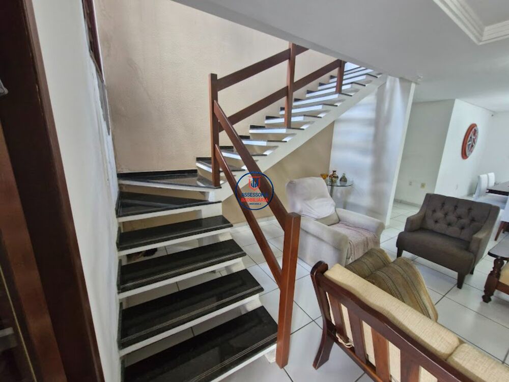 Casa à venda com 4 quartos, 200m² - Foto 4