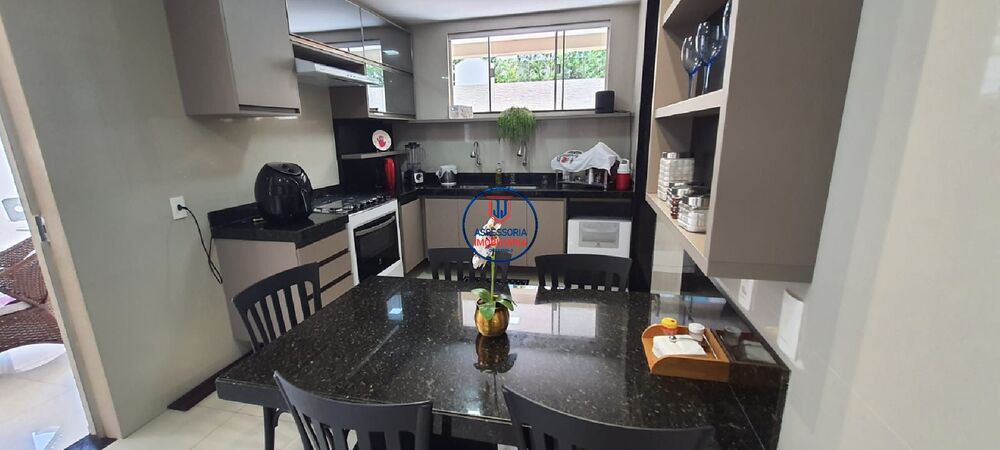 Casa à venda com 3 quartos, 250m² - Foto 4