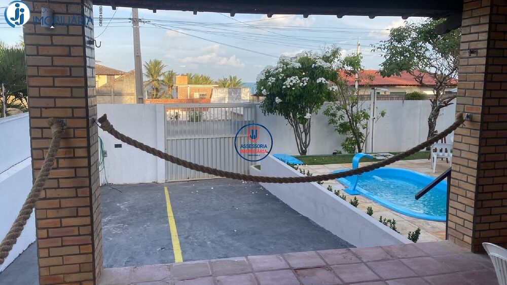 Casa à venda com 4 quartos, 300m² - Foto 2