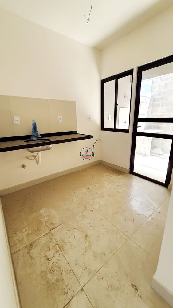 Casa à venda com 3 quartos, 132m² - Foto 3