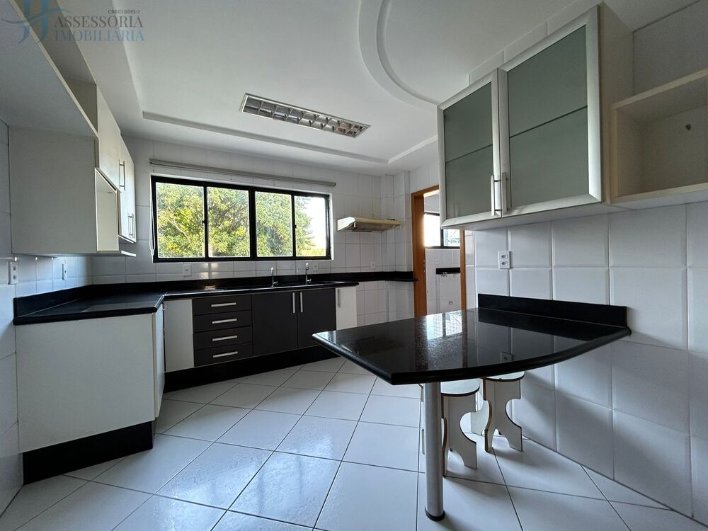 Apartamento à venda com 4 quartos, 178m² - Foto 2