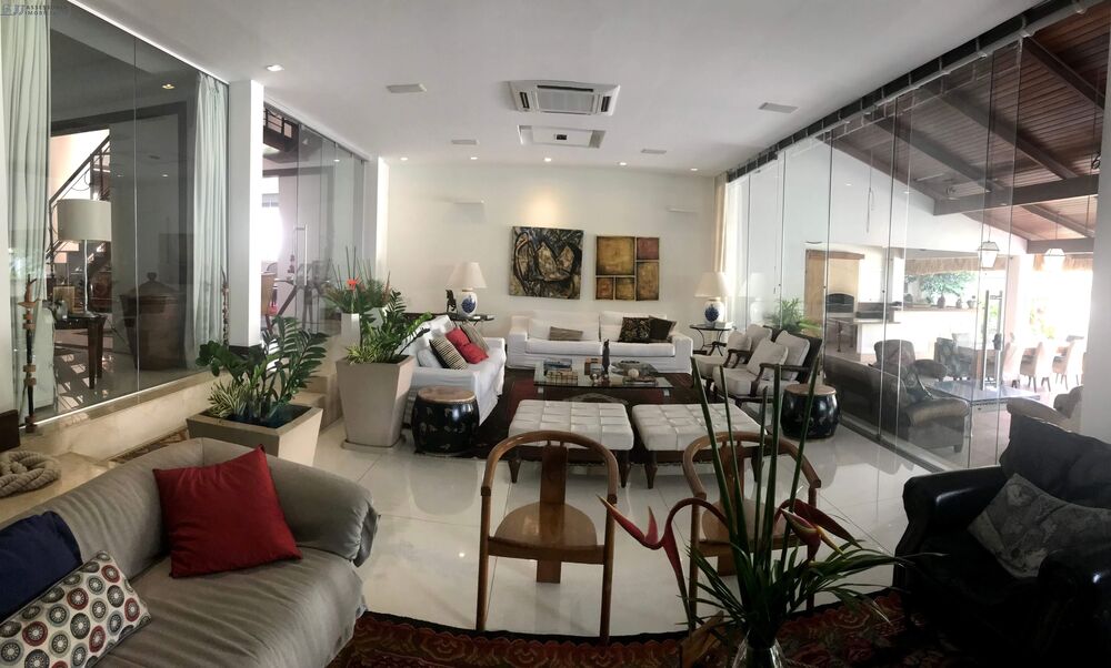 Casa à venda com 6 quartos, 760m² - Foto 1